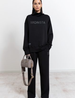 MONSTA black tracksuit woman