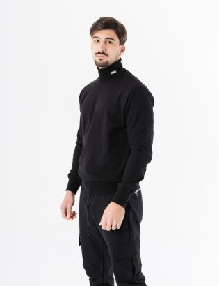 TURTLENECK BLACK